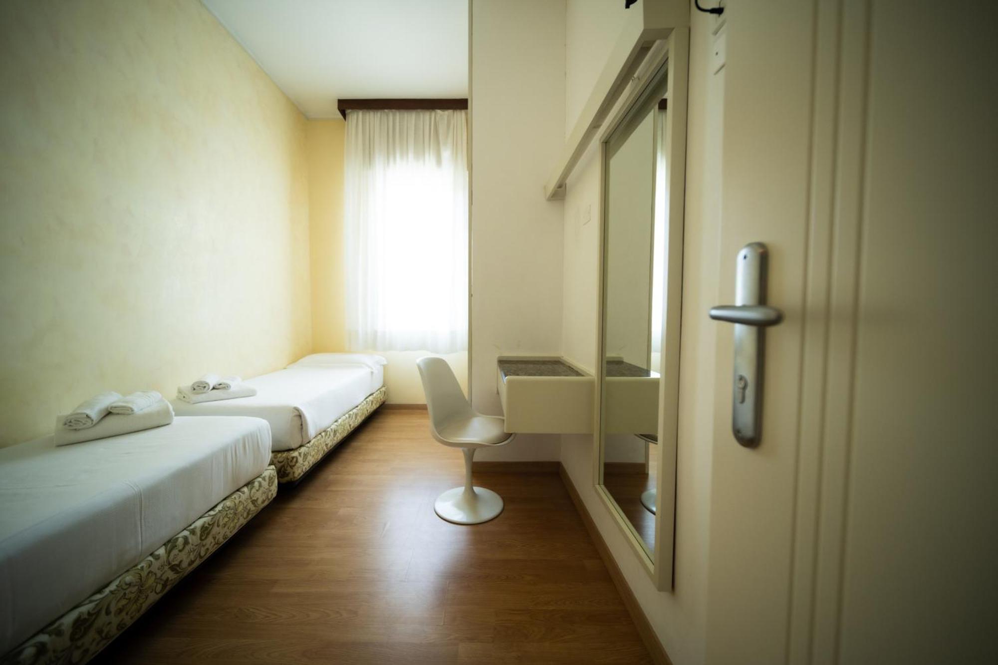Hotel Rosabianca Rimini Buitenkant foto