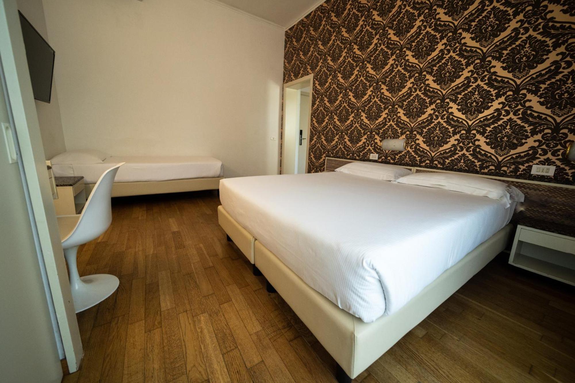 Hotel Rosabianca Rimini Buitenkant foto