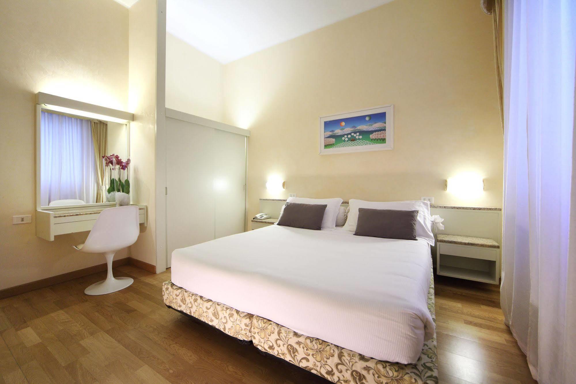 Hotel Rosabianca Rimini Buitenkant foto